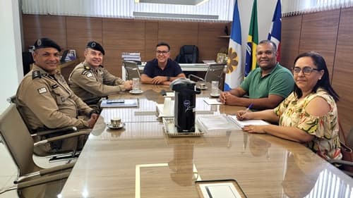 Ibirataia: Gestão Municipal estuda implantação de escola Cívico-Militar com gestão compartilhada