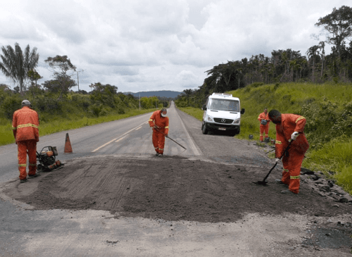 Liberada meia pista de trecho da BR-330 que estava interditado entre Jitaúna e Jequié