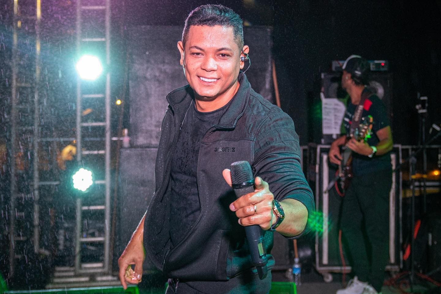 Cantor Jaldo Rodrigues anuncia saída da banda Sem Retoque