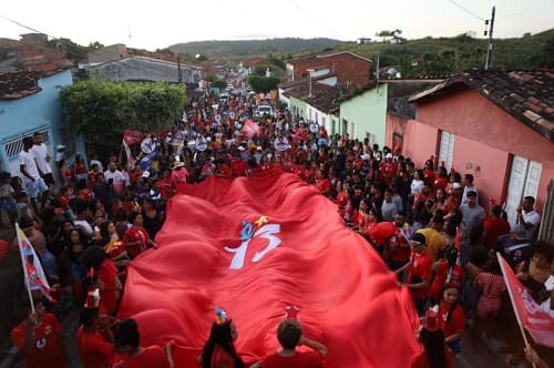 Sexta-feira tem caminhada em Ipiaú