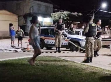 Cadeirante se arrasta até homem caído e o mata a facadas