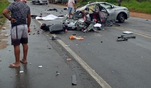 Acidente na BR-101 resulta em duas mortes e um ferido gravemente