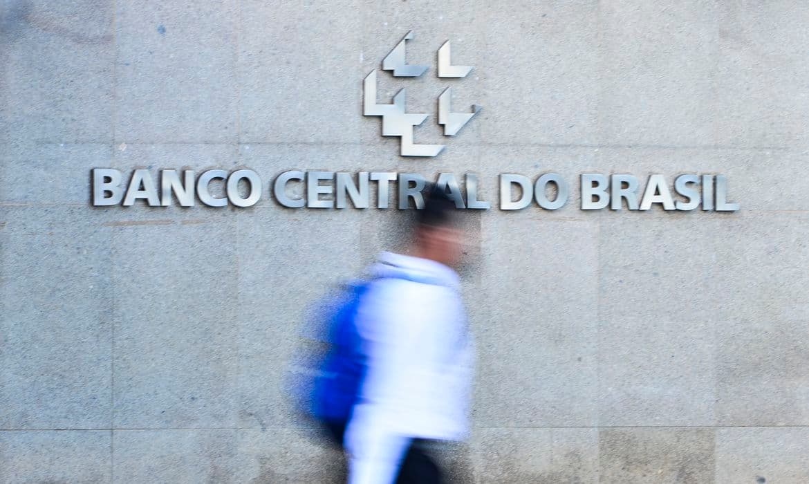 Mercado financeiro reduz projeção da inflação de 5,79% para 5,76%