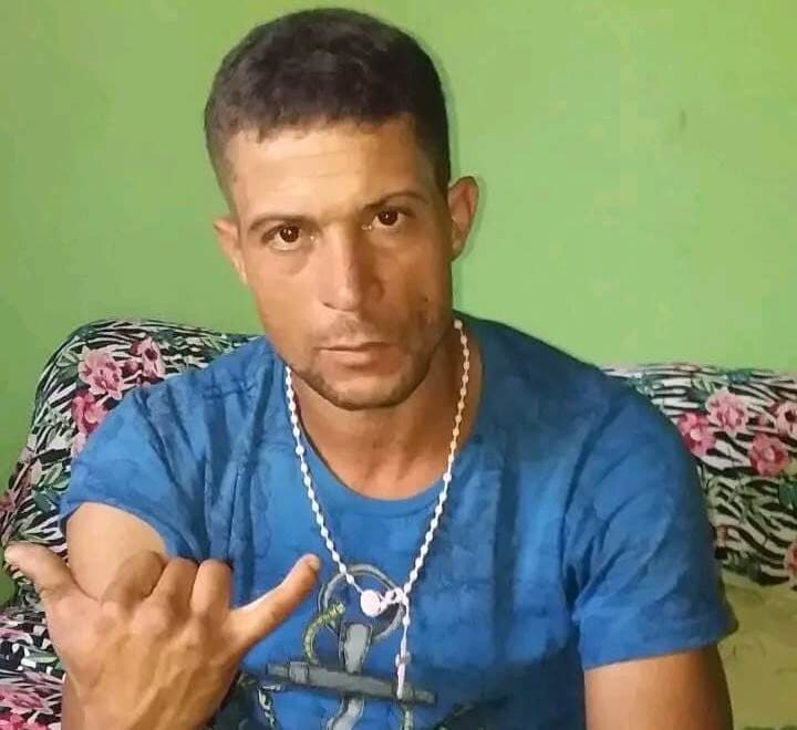 Homem é encontrado morto e com corte no pescoço em Piraí do Norte