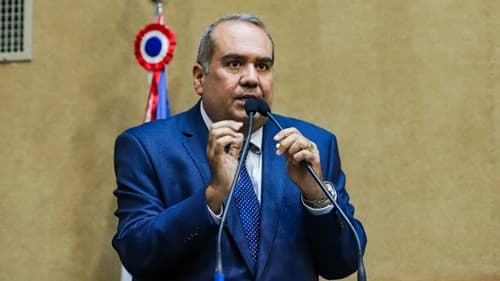 Sandro Régis repudia ação judicial de Jerônimo contra ACM Neto: “tentativa de calar oposição não vai funcionar”