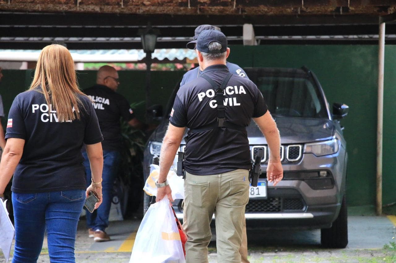 Polícia prende médico com imagens de pornografia infantil