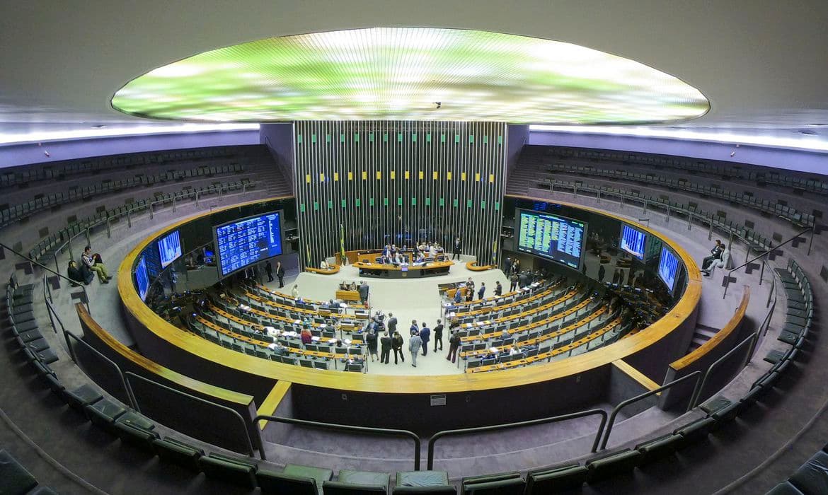Congresso muda regra de reconhecimento de diploma de educação física