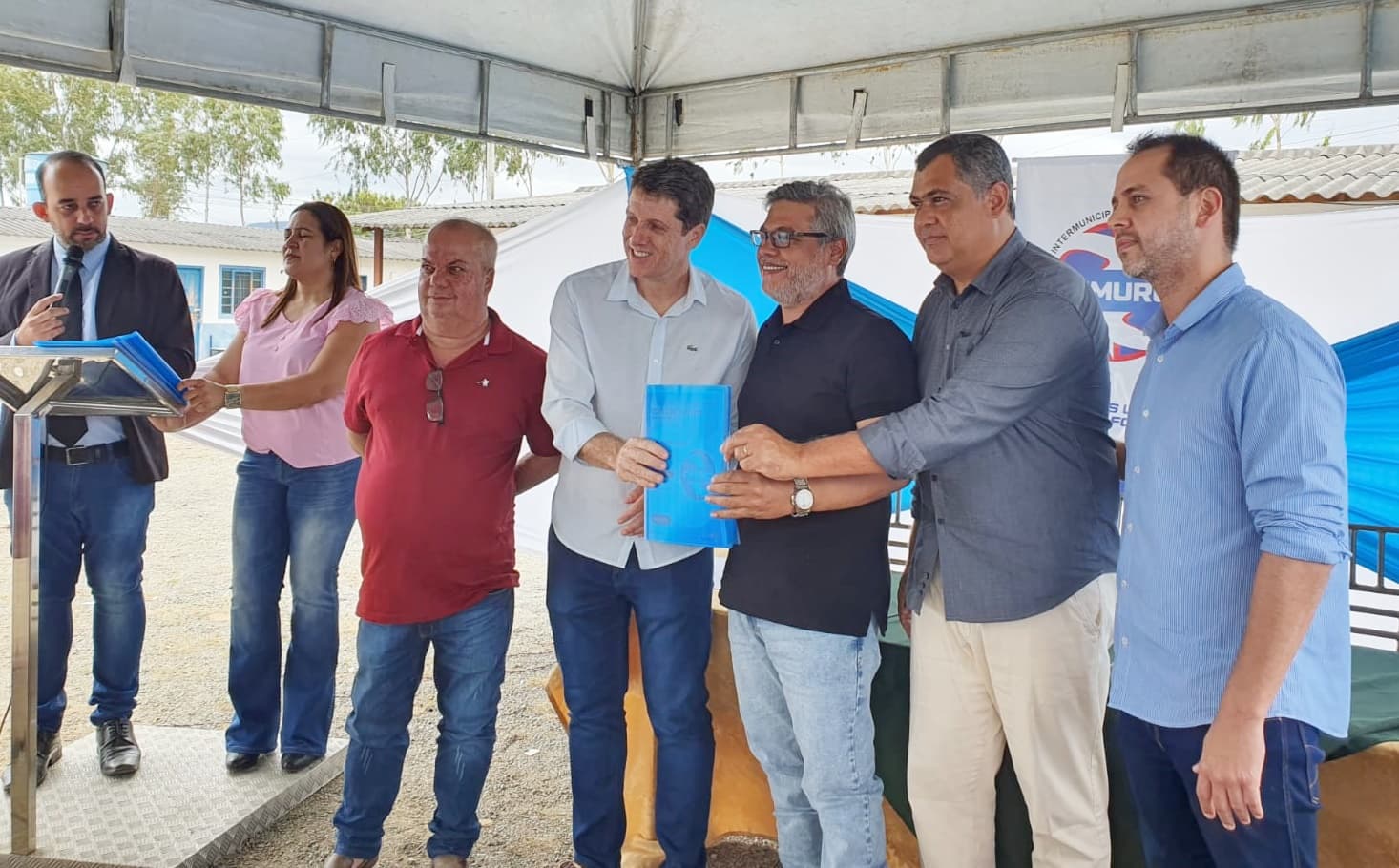 Ibirataia: secretário de agricultura recebe kit produtivo para agricultores familiares