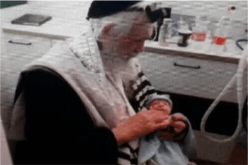 Israel: aumento da fertilização in vitro faz senhor de 88 anos ser pai