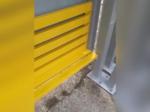 Ilhéus: Modelo de assento de ponto de ônibus é alvo de críticas