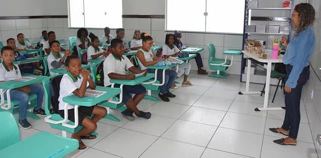 Prefeitura de Feira de Santana realizará contratação emergencial de professores para rede municipal