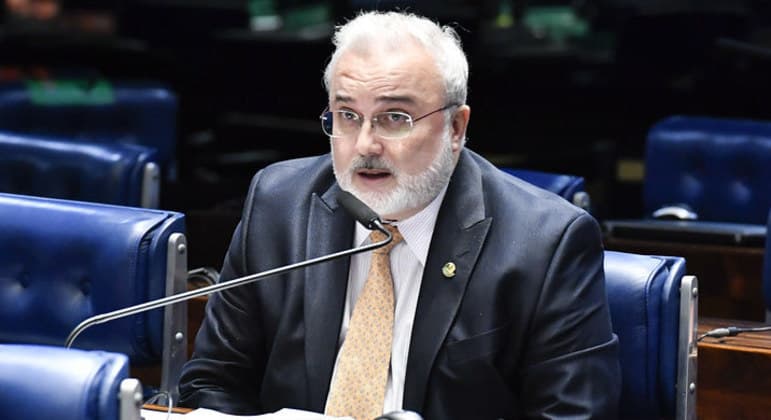 Conselho aprova indicação de ex-senador para presidência da Petrobras