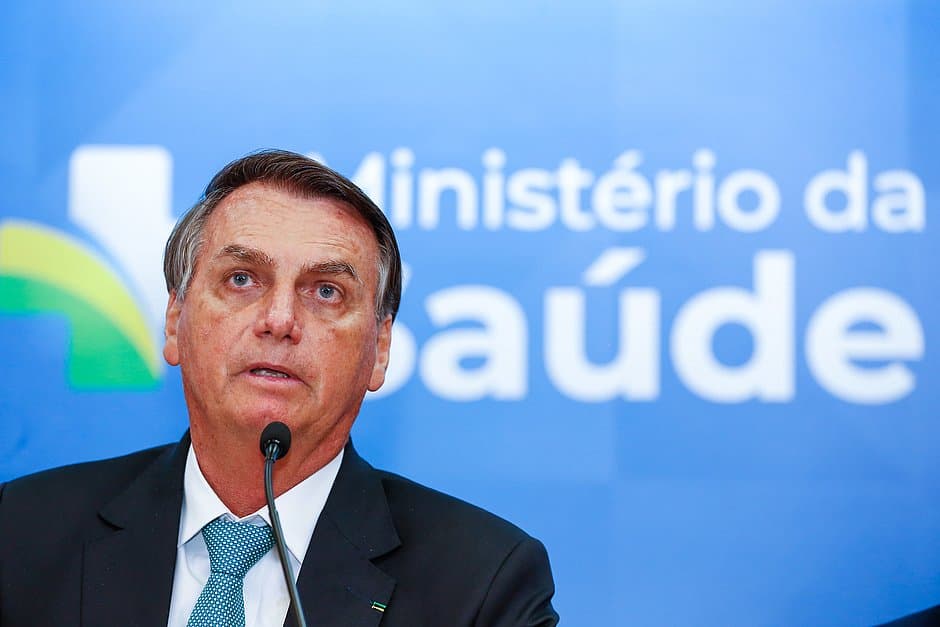 Bolsonaro diz que 'não acredita nada' na urna eletrônica