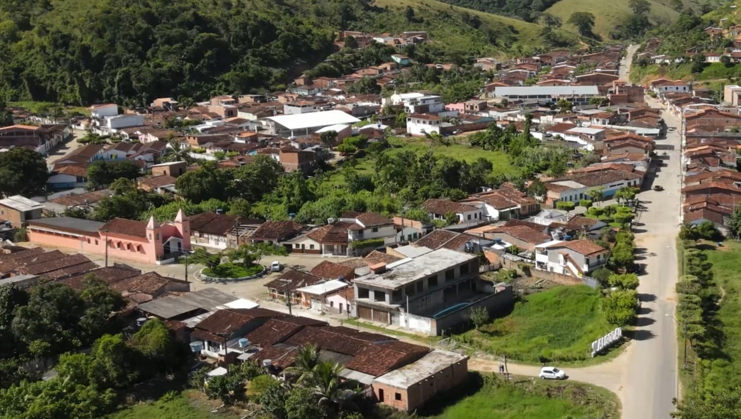Lojas são arrombadas e tem produtos furtados no distrito de Algodão