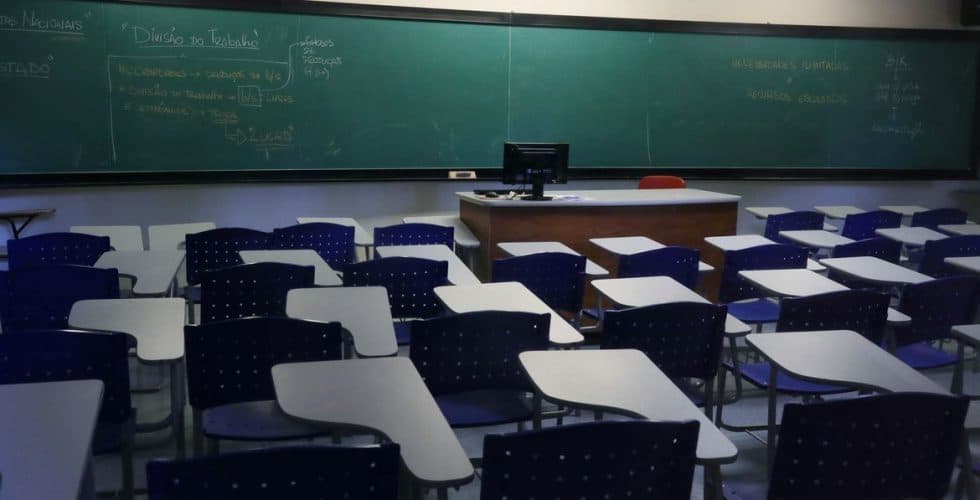SINFEMP delibera não iniciar ano letivo, caso os gestores municipais não implantem o reajuste do piso de 33,23% para todos os professores ativos e aposentados