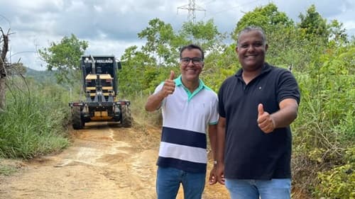 Ibirataia: Prefeito Sandro Futuca visita frentes de serviço na zona rural do município