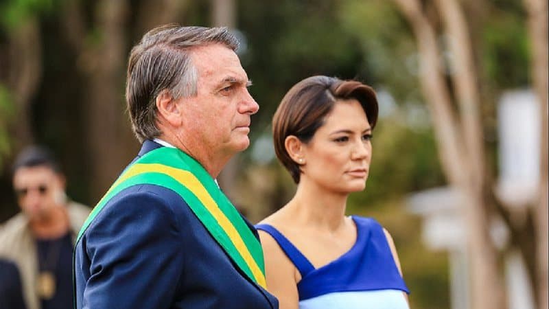 "Teimosa" e "falsa crente": Amigo próximo dispara contra Michelle Bolsonaro