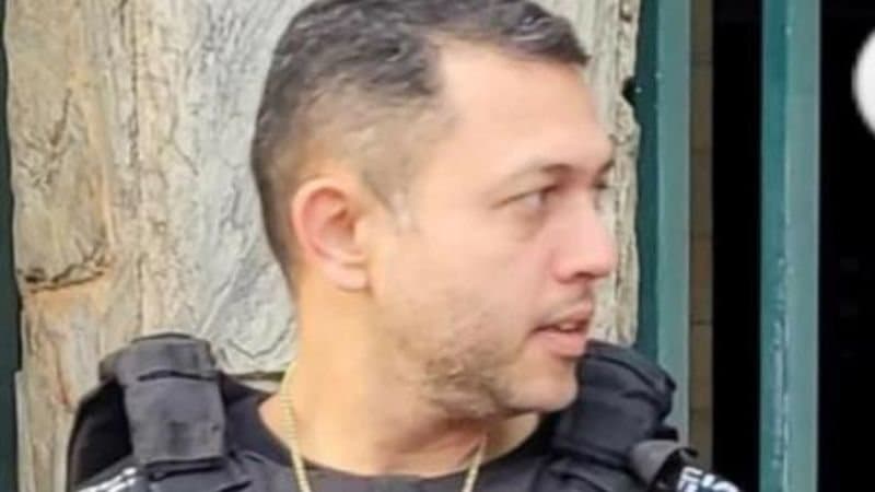 Delegado é encontrado morto em banheiro e polícia acredita em "disparo acidental"