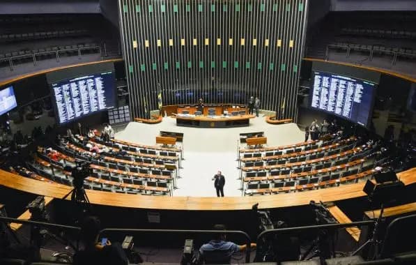 Câmara aprova uso do Pré-Sal para financiar pagamento do Piso da Enfermagem