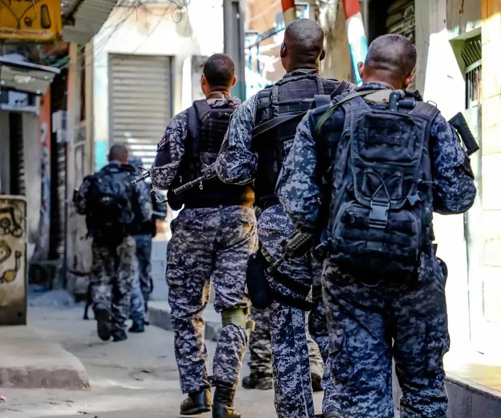 Estudo em sete estados indica a polícia do RJ como a que mais mata e mais morre