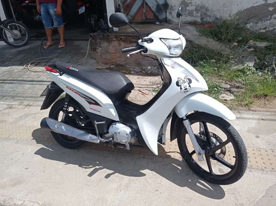 CLASSIFICADOS: Vende-se BIZ 125 | Ano 2015 emplacada