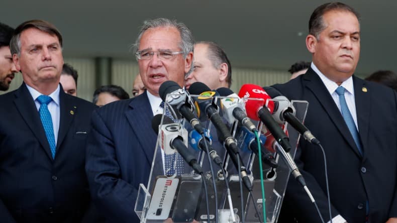 Plano de Guedes para jovem nem-nem prevê pagamento de até R$ 600