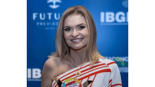 O site Ibirataia Notícias parabeniza a ex-prefeita Ana Cléia elo seu aniversário!