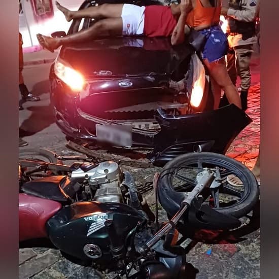 Motociclista fica ferido em acidente na Walter Hohlenwerger, centro de Ipiaú
