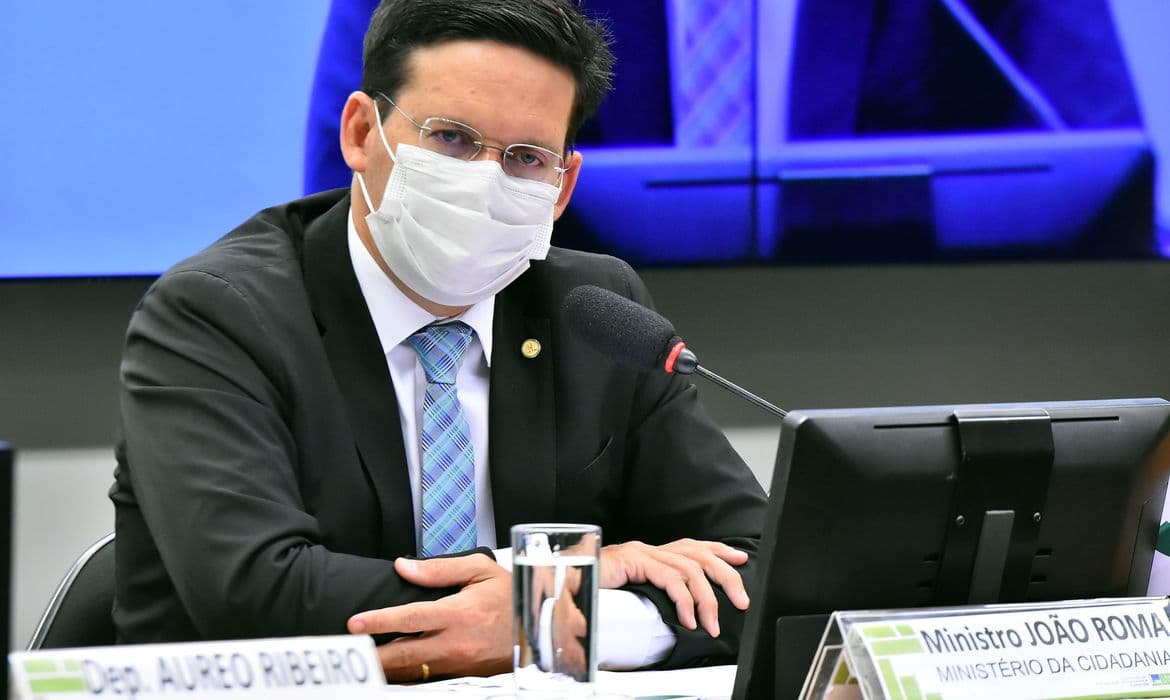 Roma garante candidatura ao governo da Bahia e alfineta ACM