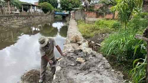 Ibirataia: Prefeitura avança na construção de contenção na Orla do Rio da Formiga