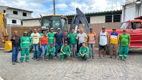 Ibirataia: governo inicia mutirão de limpeza pela cidade