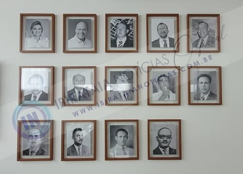Prefeita Ana Cléia presta homenagem aos Ex-prefeitos de Ibirataia com Galeria de Fotos