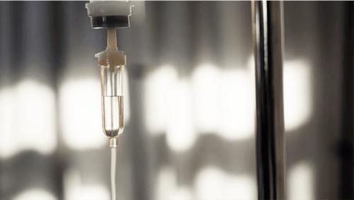 Anvisa faz alerta sobre injeção de vitaminas vendida como solução para rejuvenescimento
