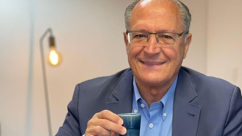 Geraldo Alckmin acerta filiação com PSB para ser vice de Lula
