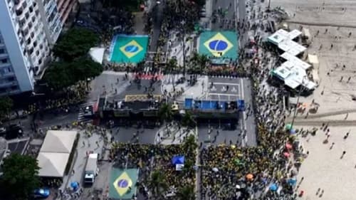 Bolsonaro reúne aliados em ato pró-anistia aos presos nos atos golpistas