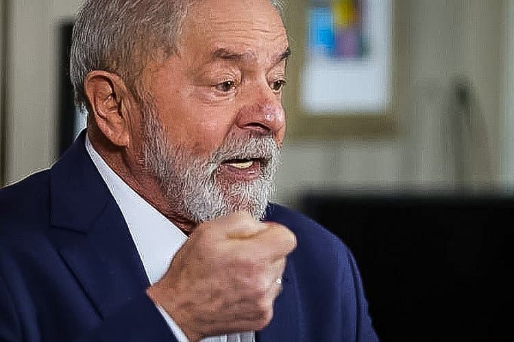 Lula tem 48% e Bolsonaro 21% das intenções de voto, aponta Ipec