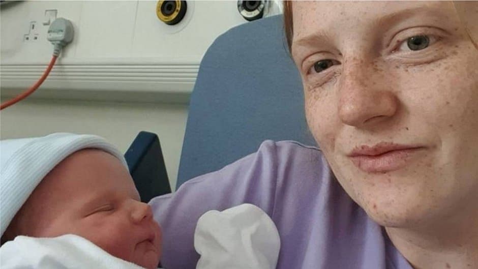 Mãe registra filho como "Lúcifer" e é criticada nas redes sociais