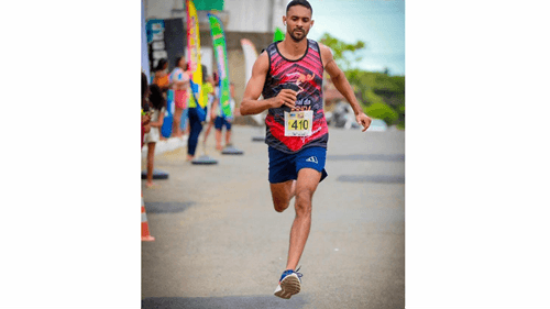 Atleta de Ibirataia se destaca no Circuito Sesc de Corridas em Ilhéus conquistando o 4º lugar