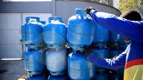 Gás de cozinha sofre segundo reajuste em outubro e fica 3,5% mais caro na Bahia
