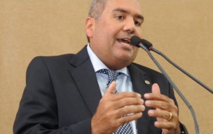 “Graças ao PT, as escolas viraram palco de violência”, diz Sandro Régis sobre morte em unidade de ensino