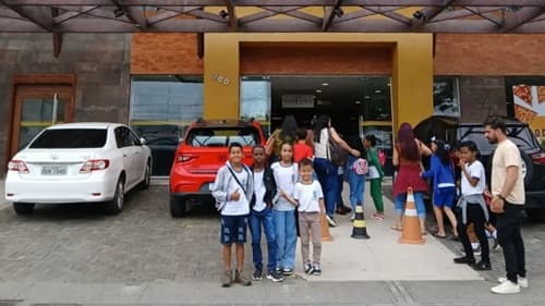Ibirataia: Prefeitura leva alunos das Escolas do Campo para assistir filme em cinema em Jequié