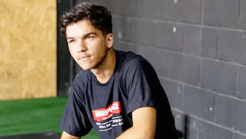 Bahia: Jovem é assassinado por engano enquanto seguia para academia com a mãe