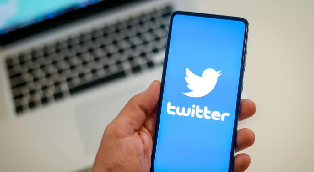 Twitter não vai mais remover conteúdos falsos sobre covid-19