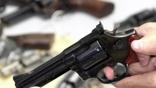 Casa e carro de vereador baiano são atingidos por tiros; saiba detalhes