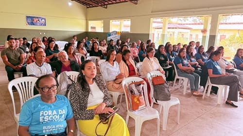 Ibirataia sedia 3º Encontro Formativo Presencial do Pacto do EJA do Território Médio Rio de Contas