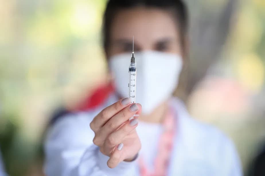 Sesab alerta para vacinação contra meningite após aumento de casos