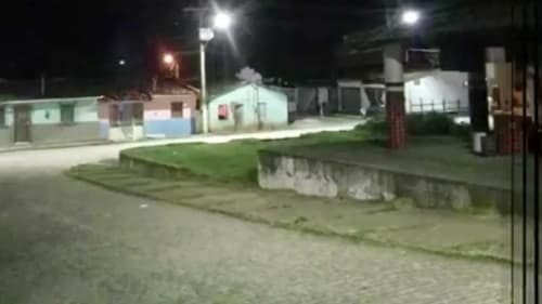 Ibirataia: Motorista supostamente embriagado atropela casal de irmãos e mais uma pessoa na porta de casa