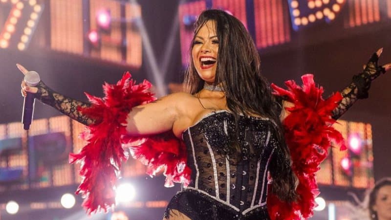 Paulinha Abelha, cantora da Calcinha Preta, é internada com insuficiência renal