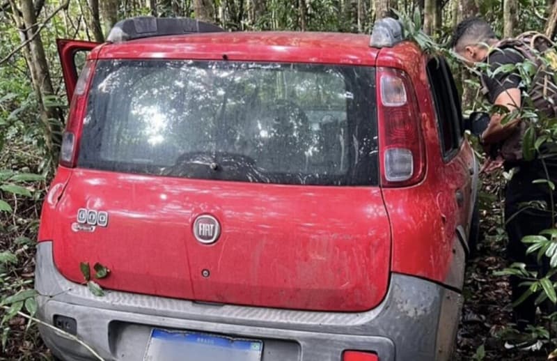 PM recupera carro usado por quadrilha em assalto a casa lotérica em Trancoso