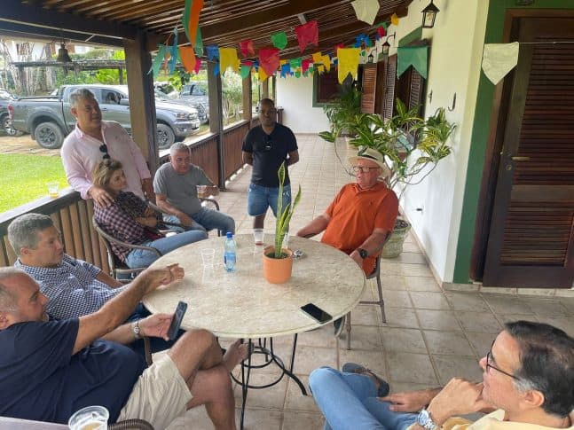 Ibirataia: Em encontro com Deputado Sandro Régis, Jorge Fair, Sandro Futuca e a Prefeita Ana Cléia, pode definir candidatura a prefeito e vice
